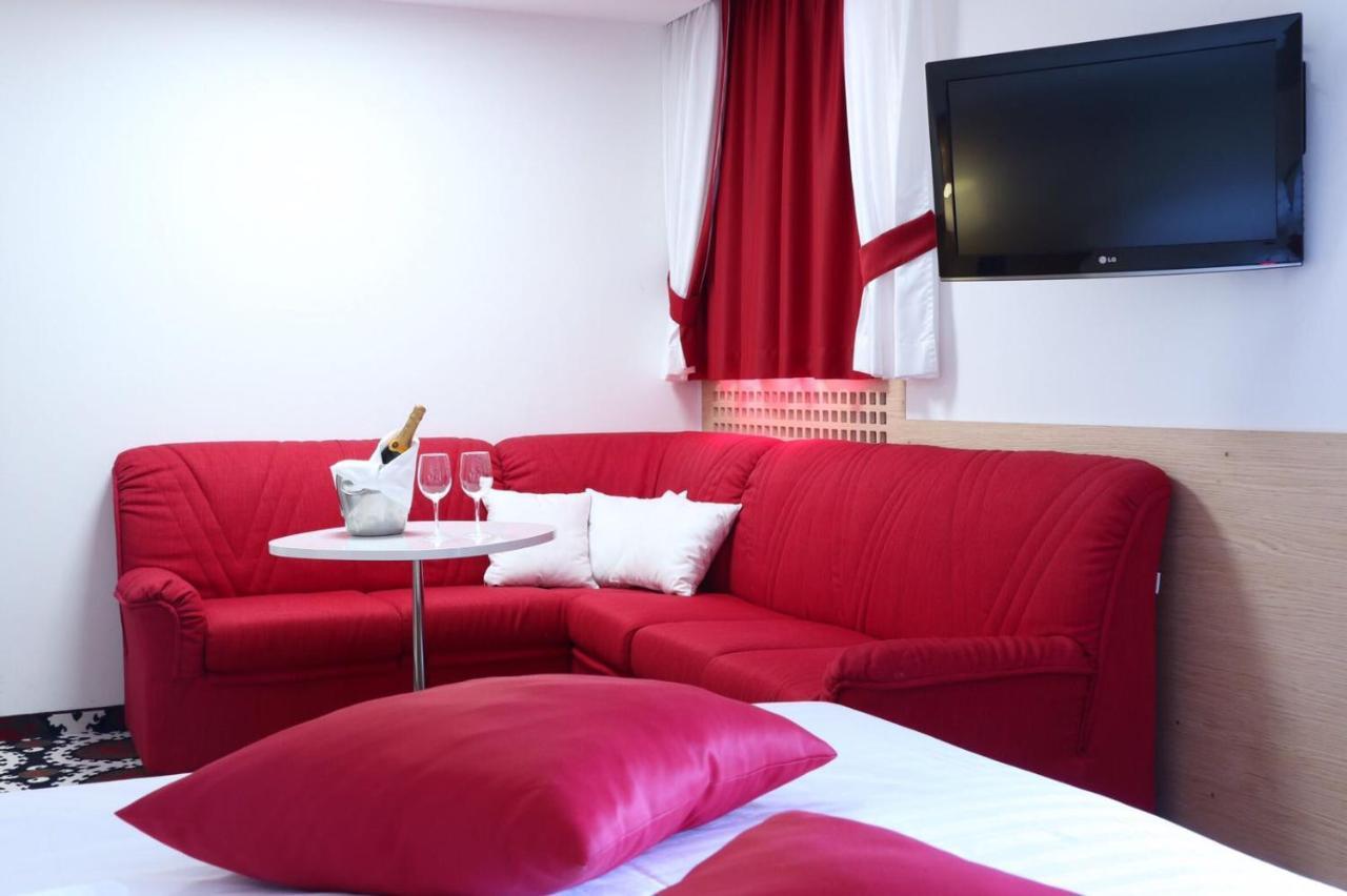 Royal Olympic Hotel Пинцоло Экстерьер фото